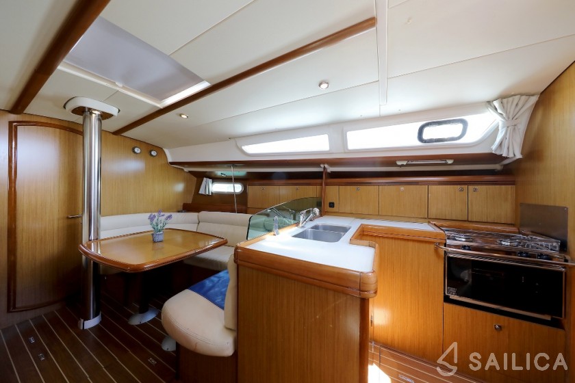 Sun Odyssey 39i - Yacht Charter Sailica