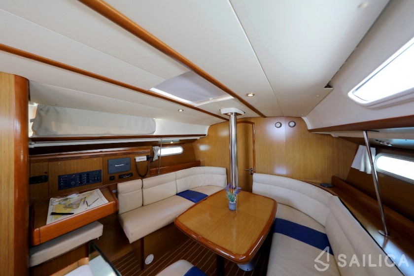 Sun Odyssey 39i - Yacht Charter Sailica