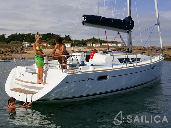 Sun Odyssey 39i - Yacht Charter Sailica
