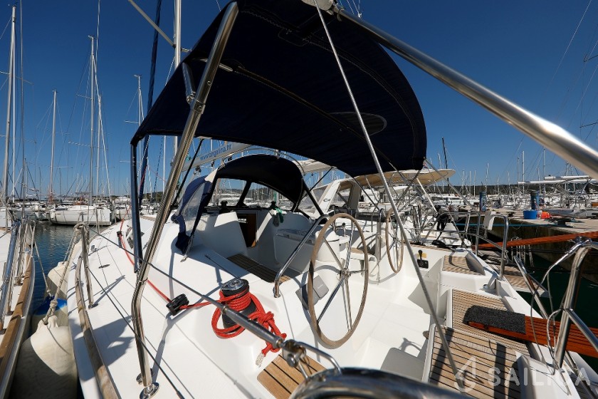Sun Odyssey 39i - Yacht Charter Sailica