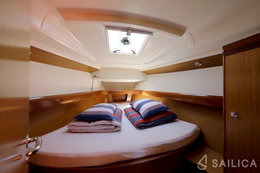 Sun Odyssey 39i - Yacht Charter Sailica