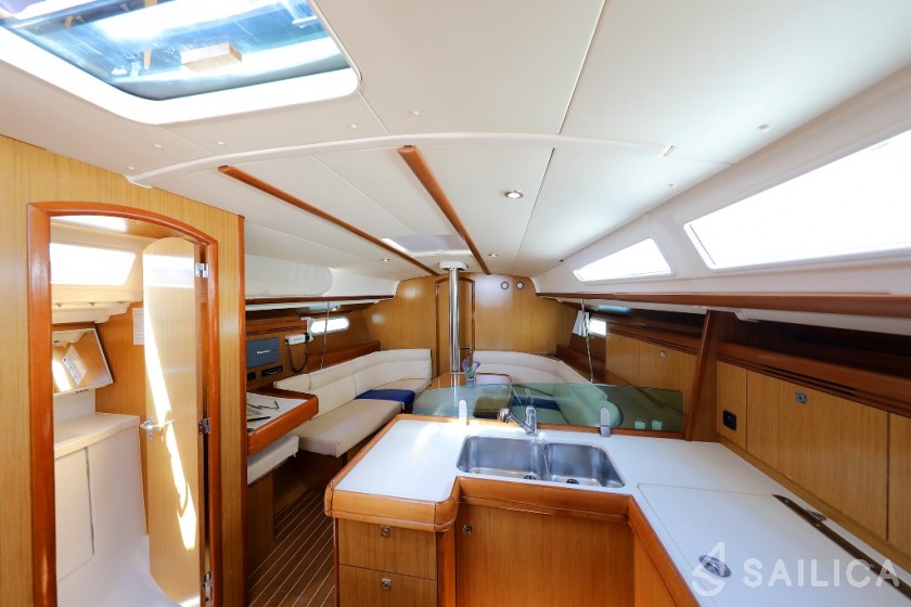 Sun Odyssey 39i - Yacht Charter Sailica