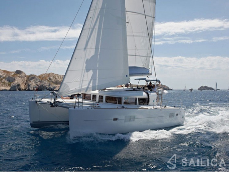 Lagoon 400 S2 - Yacht Charter Sailica