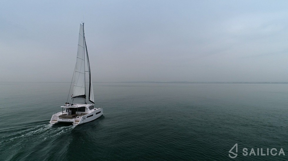 Aventura 34 - Yacht Charter Sailica