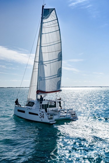 Aventura 34 - Yacht Charter Sailica