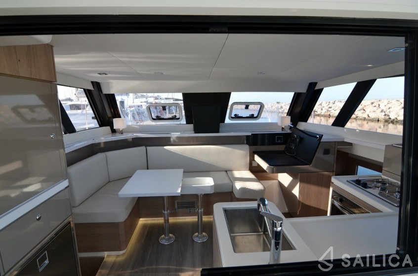 Aventura 34 - Yacht Charter Sailica