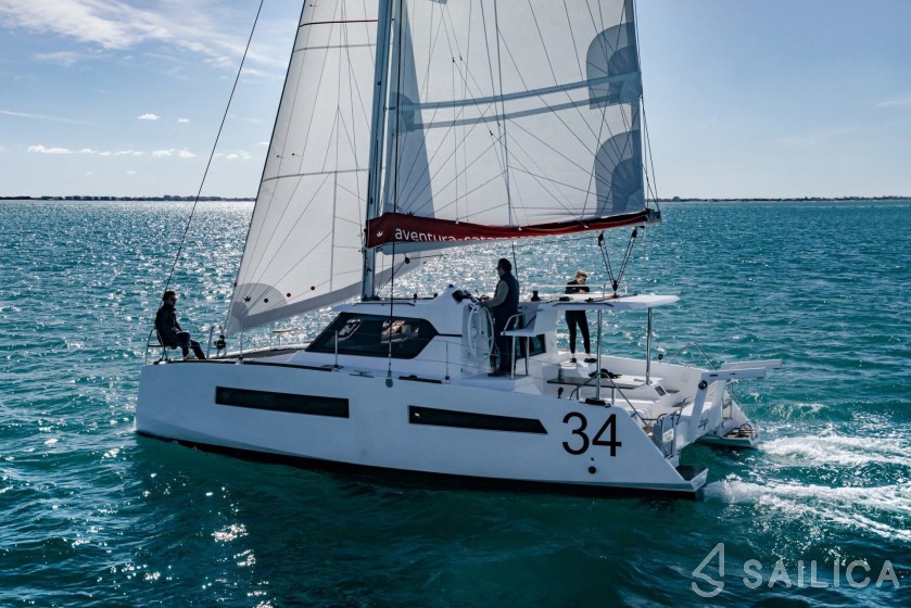 Aventura 34 - Yacht Charter Sailica