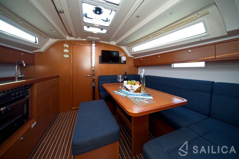 Bavaria 41 Cruiser - Yacht Charter Sailica