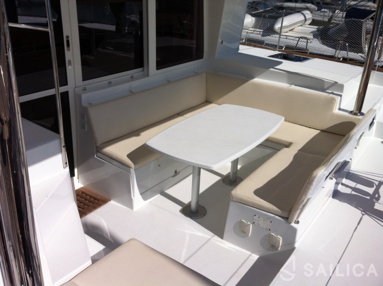Lagoon 400 S2 - Yacht Charter Sailica