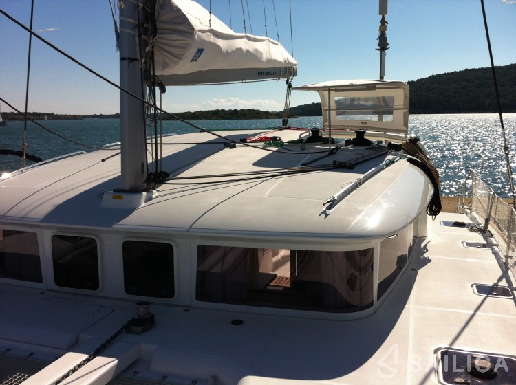 Lagoon 400 S2 - Yacht Charter Sailica