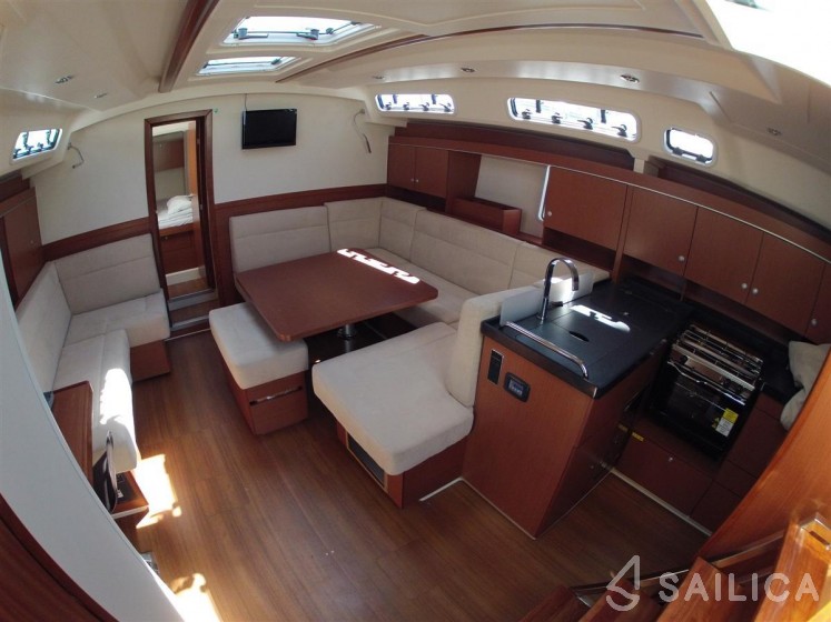 Hanse 445 - Yacht Charter Sailica