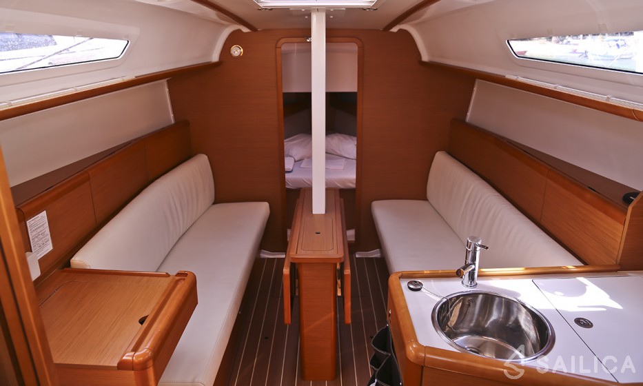Sun Odyssey 33i - Yacht Charter Sailica