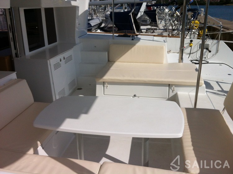 Lagoon 450 - Yacht Charter Sailica