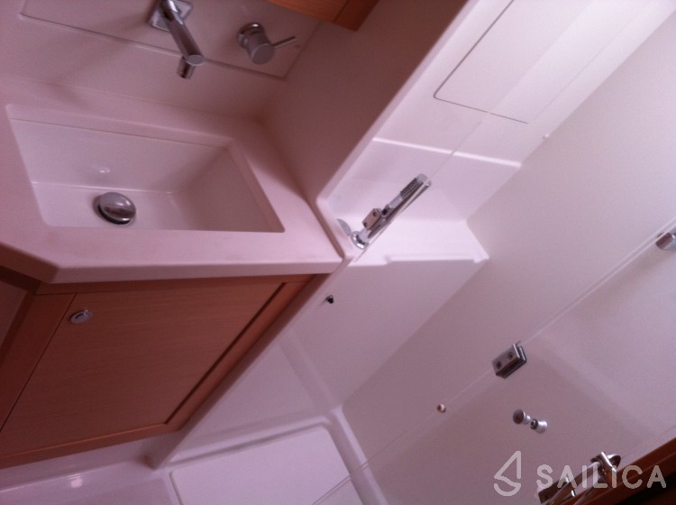 Lagoon 450 - Yacht Charter Sailica