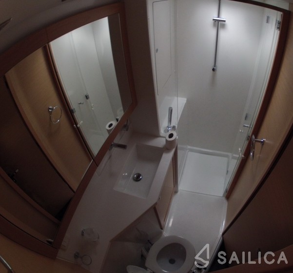 Lagoon 450 - Yacht Charter Sailica