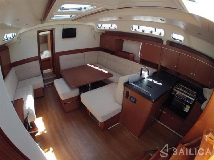 Hanse 445 - Yacht Charter Sailica