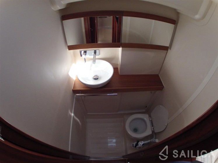 Hanse 445 - Yacht Charter Sailica