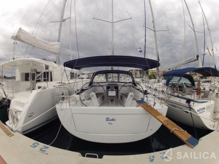 Hanse 445 - Yacht Charter Sailica