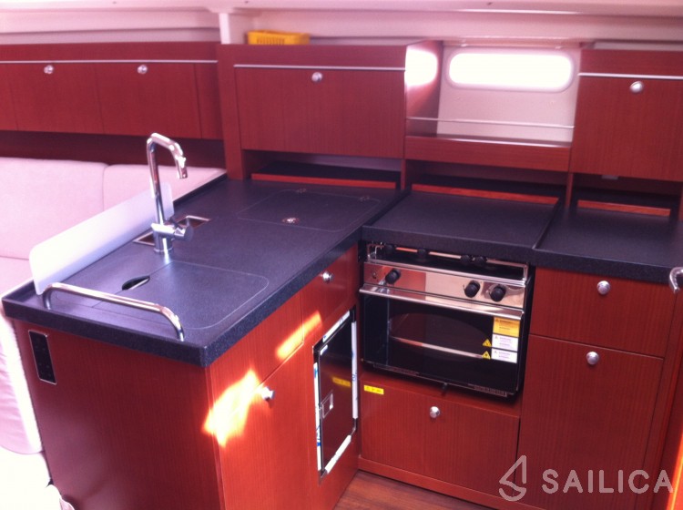 Hanse 415 - Yacht Charter Sailica