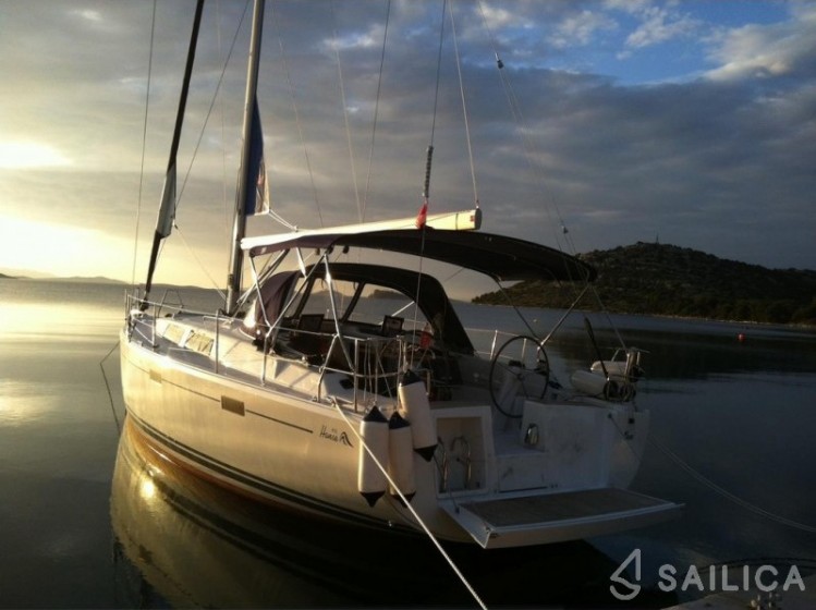 Hanse 415 - Yacht Charter Sailica