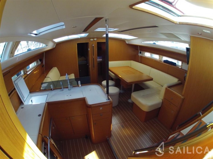 Jeanneau 53 - Yacht Charter Sailica