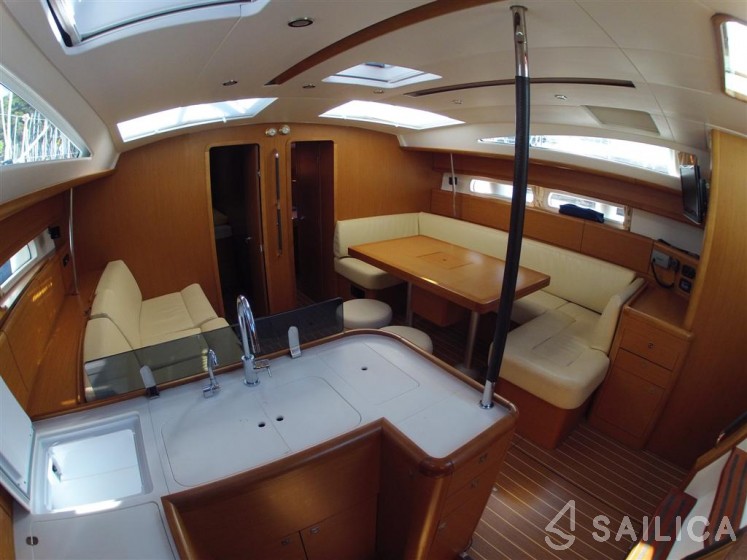 Jeanneau 53 - Yacht Charter Sailica