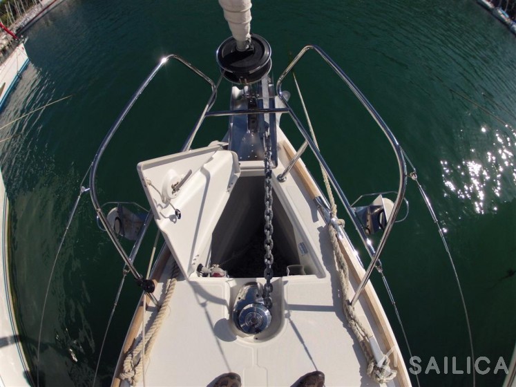 Jeanneau 53 - Yacht Charter Sailica