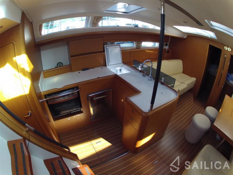 Jeanneau 53 - Yacht Charter Sailica