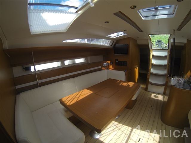 Jeanneau 53 - Yacht Charter Sailica