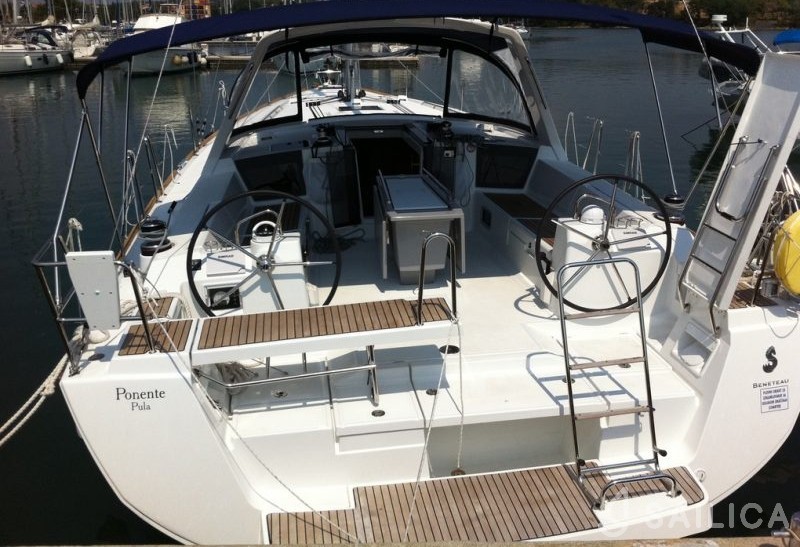 Oceanis 45 - Yacht Charter Sailica
