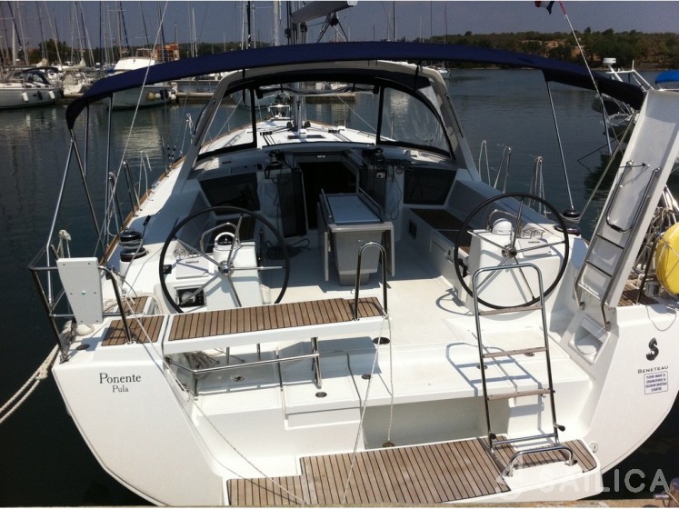 Oceanis 45 - Yacht Charter Sailica