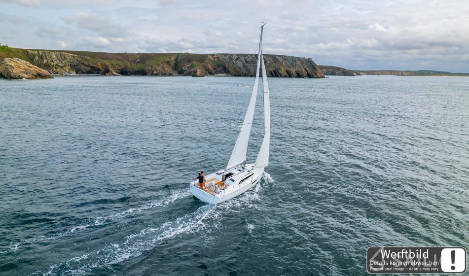 Oceanis 37.1 - Yacht Charter Sailica