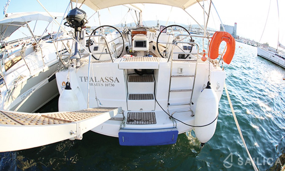 Oceanis 40 - Yacht Charter Sailica
