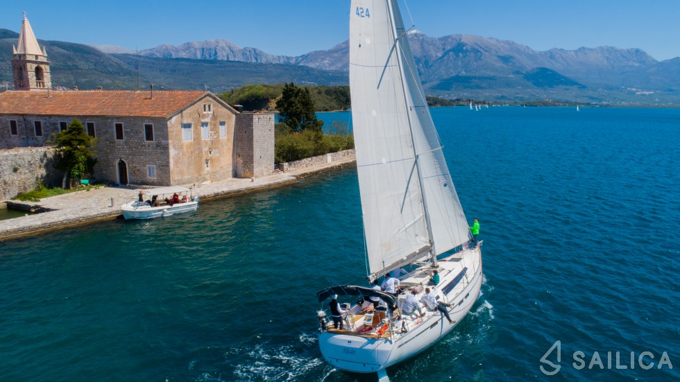 Bavaria 46 Cruiser - Yacht Charter Sailica