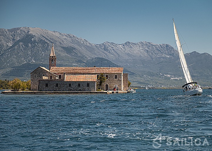 Bavaria 46 Cruiser - Yacht Charter Sailica