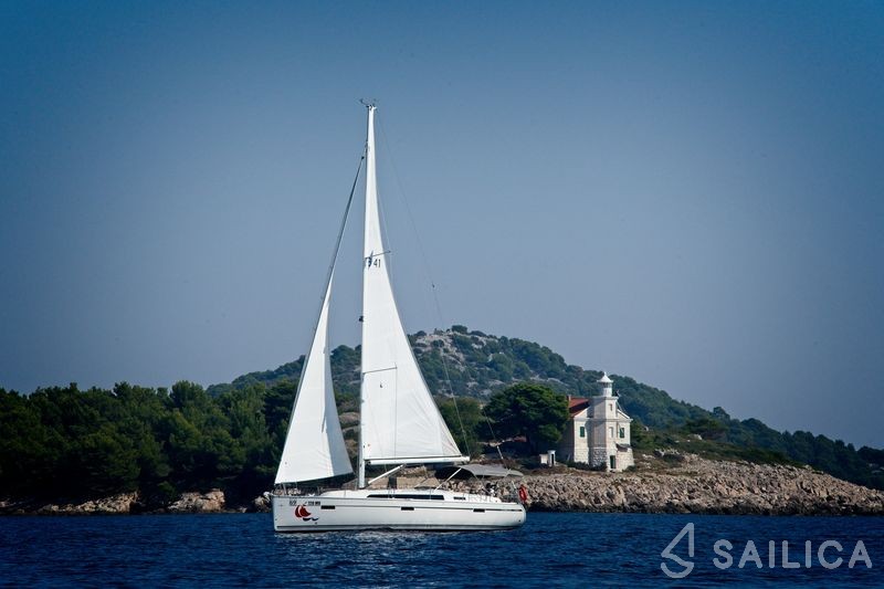 Bavaria 41 Cruiser - Yacht Charter Sailica