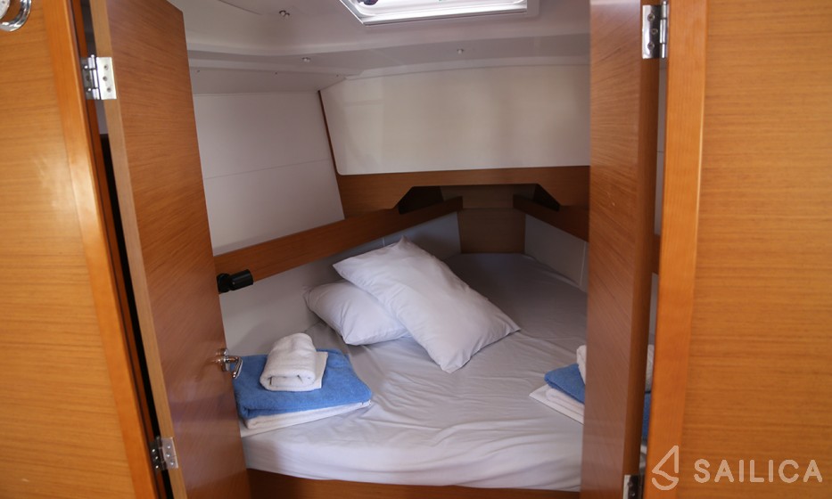 Sun Odyssey 349 - Yacht Charter Sailica