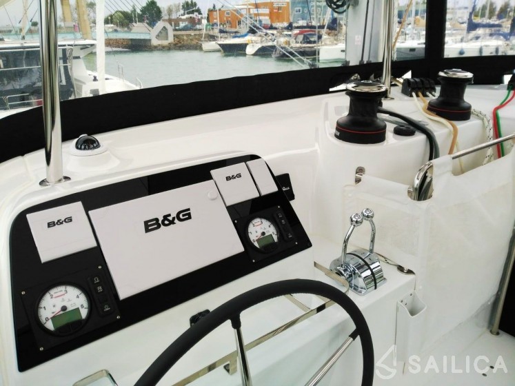 Lagoon 42 - Yacht Charter Sailica