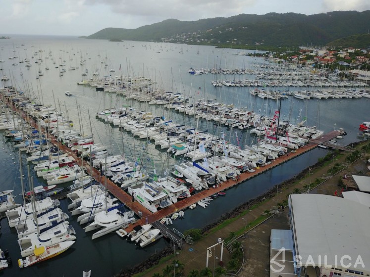 Lagoon 42 - Yacht Charter Sailica