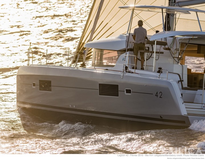 Lagoon 42 - Yacht Charter Sailica