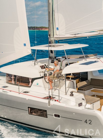Lagoon 42 - Yacht Charter Sailica