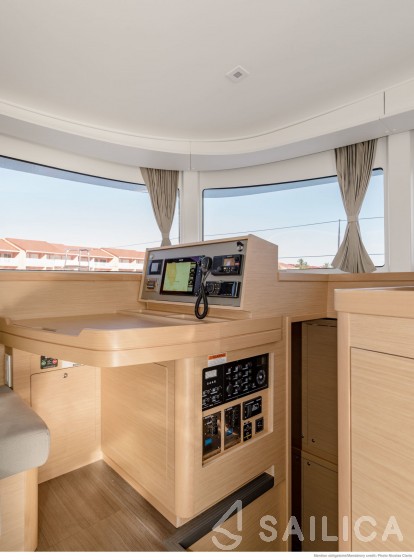 Lagoon 42 - Yacht Charter Sailica