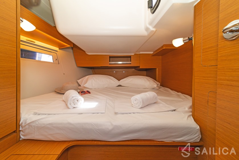 Dufour 390 - Yacht Charter Sailica