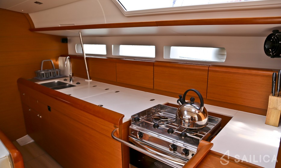 Sun Odyssey 509 - Yacht Charter Sailica