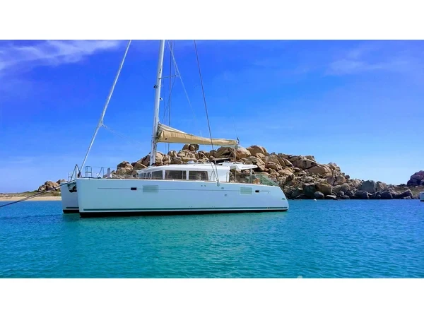 Lagoon 450 - Yacht Charter Sailica