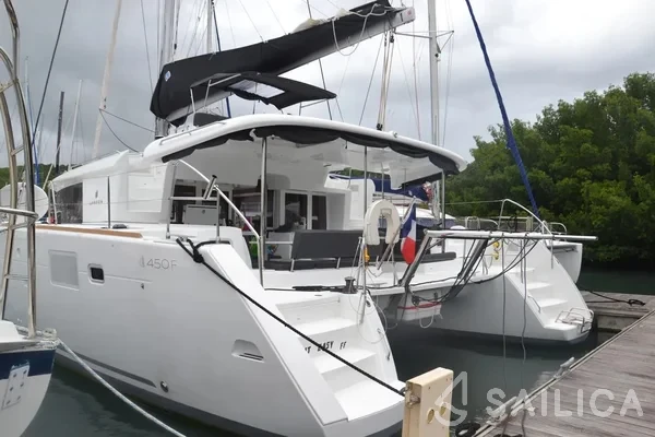 Lagoon 450 - Yacht Charter Sailica