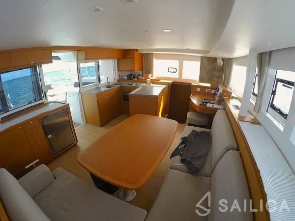 Lagoon 450 - Yacht Charter Sailica