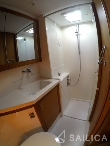 Lagoon 450 - Yacht Charter Sailica