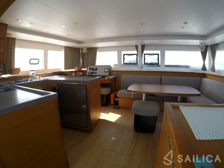 Lagoon 450 - Yacht Charter Sailica