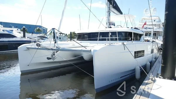 Lagoon 46  - Yacht Charter Sailica